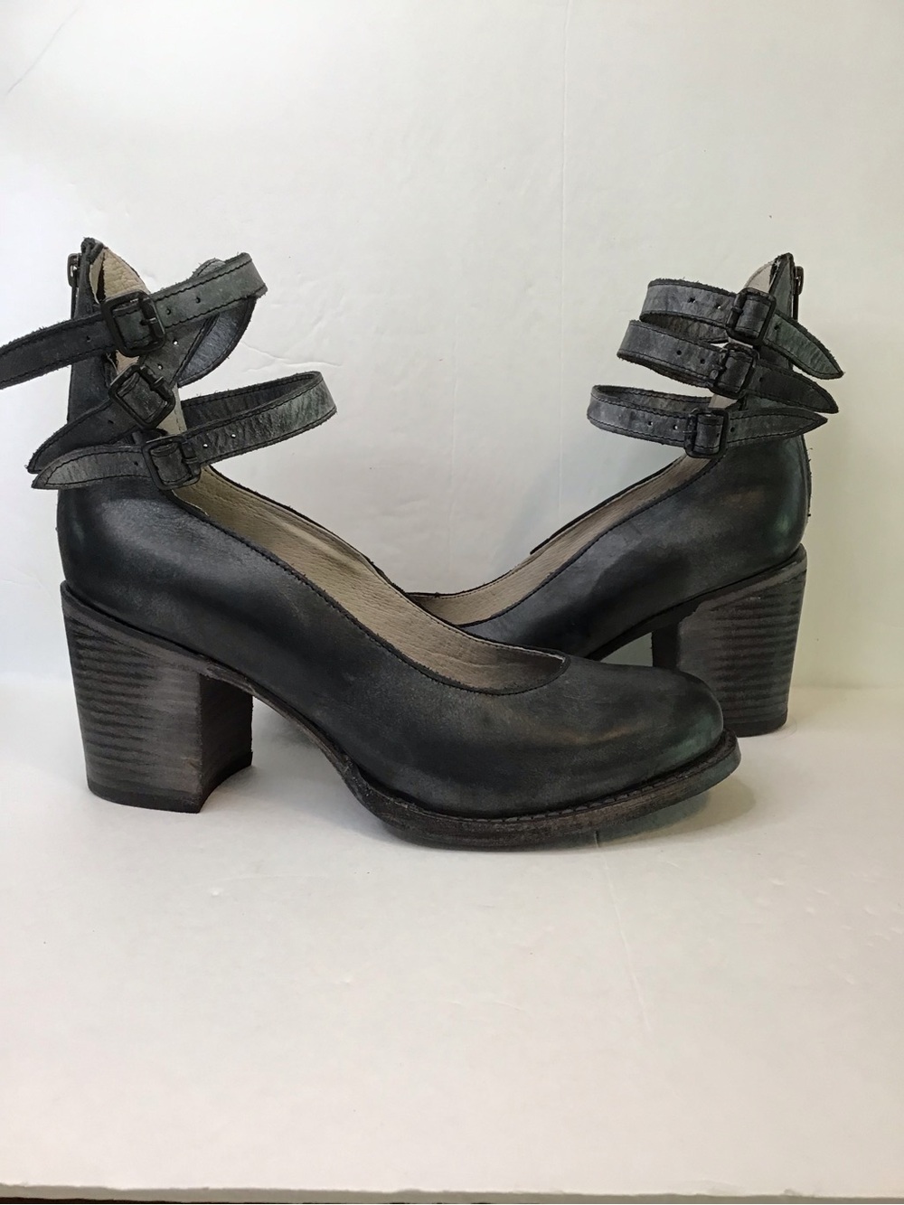 freebird Women's Black Gray RANDI Triple Strap Chunky Heel Pumps 10 NEW - Picture 3 of 8